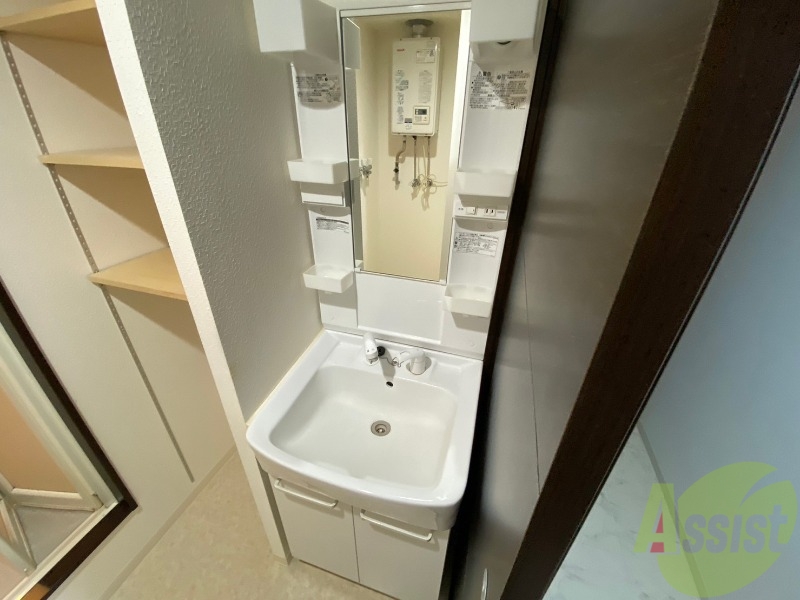 洗面設備　シャンプードレッサー。身支度はここでばっちり。