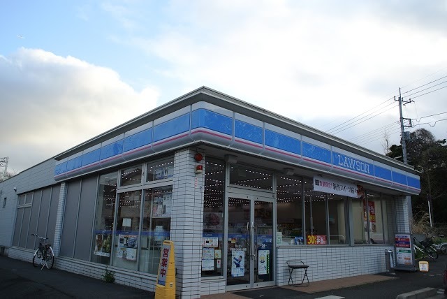 コンビニ　ローソン千葉みつわ台大通店（コンビニ）まで693m