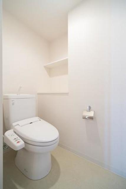 トイレ　※写真は同タイプ住戸です。