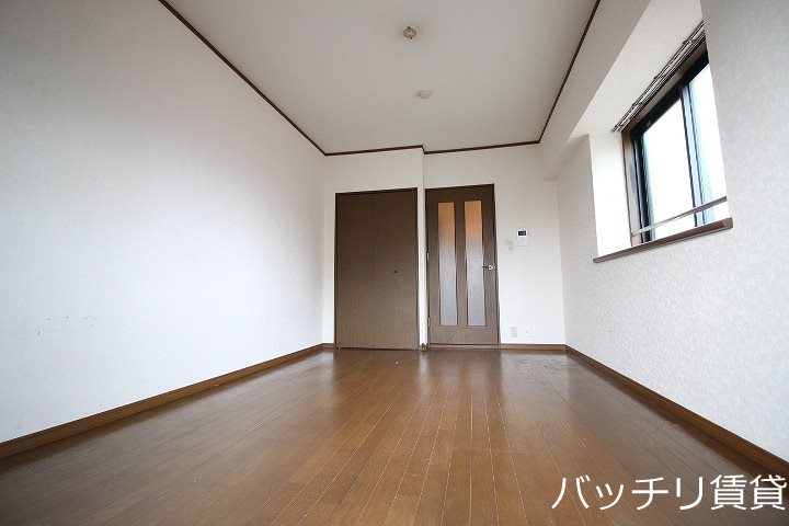 居室・リビング　※同マンション別部屋写真の為、現状優先。