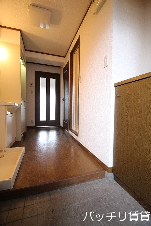 玄関　※同マンション別部屋写真の為、現状優先。