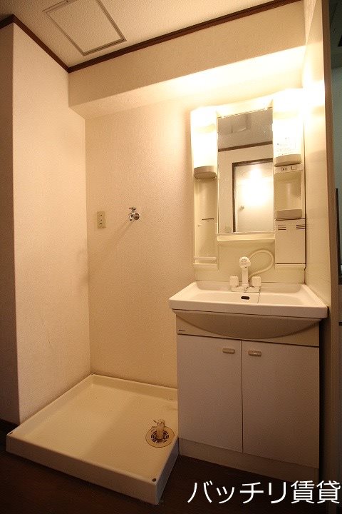 洗面設備　※同マンション別部屋写真の為、現状優先。