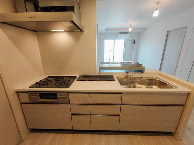 キッチン　※写真は同タイプ住戸です。