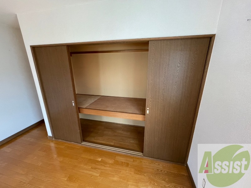 収納　寝室の収納です。お部屋がすっきり片付きますよ！