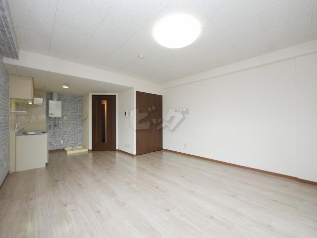 居室・リビング　オシャレな内装でオススメのお部屋です。