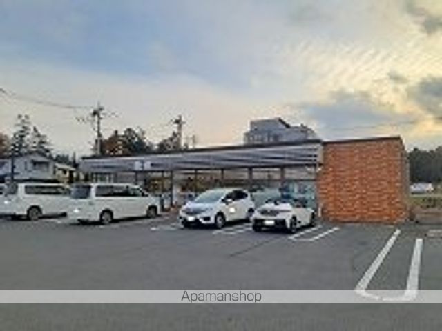 コンビニ　セブンイレブン富士吉田上宿店（コンビニ）まで1200m