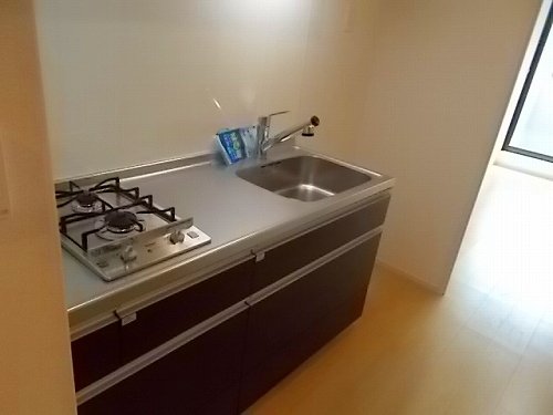 キッチン　コンパクトなキッチンで掃除もラクラク