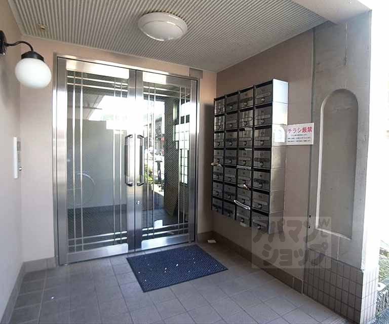 エントランス　建物入口です。