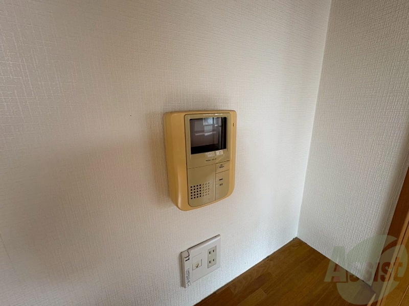 その他設備　ＴＶモニター付インターホンです。来客者の顔が見えるので安心！