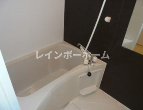 バス・シャワールーム　落ち着いた空間のお風呂です