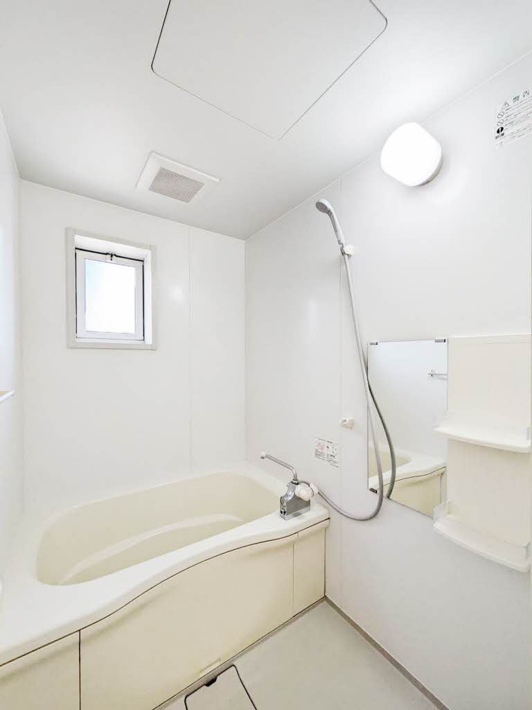 バス・シャワールーム　※同タイプの部屋写真です