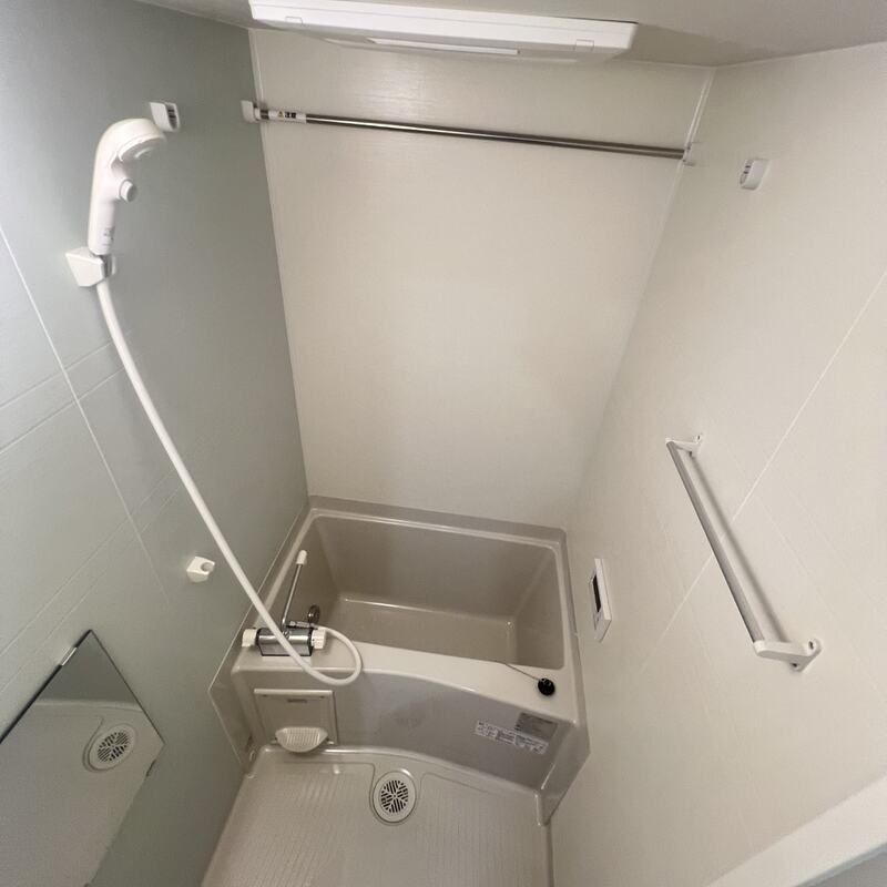 バス・シャワールーム　※別部屋参考画像になります。