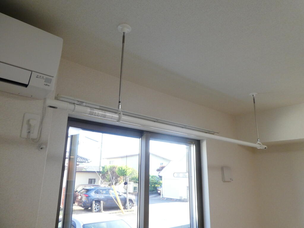 その他設備　室内物干し