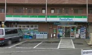 コンビニ　ファミリーマート 世田谷鎌田三丁目店（コンビニ）まで591m