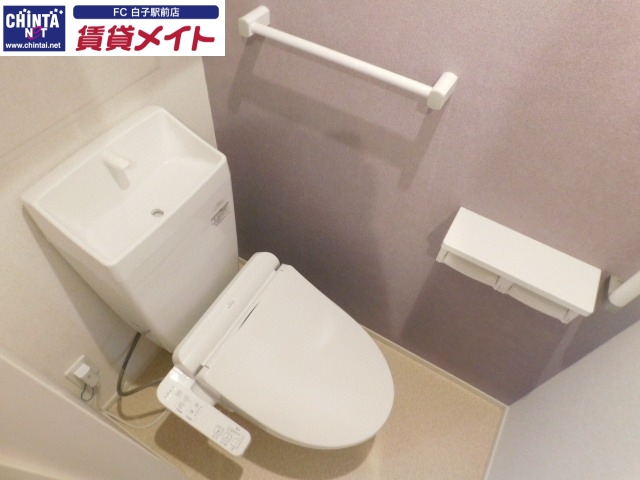 トイレ　同型反転タイプ画像