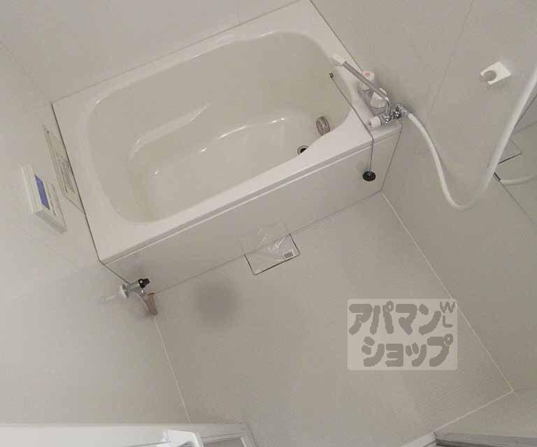 バス・シャワールーム　広くてきれいで快適・