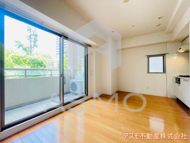 居室・リビング　同マンション別部屋参考写真