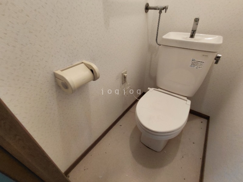 トイレ　当社サービスセンターで温水洗浄便座の設置承ります★