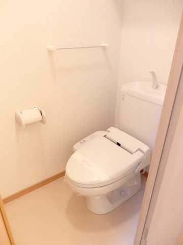 トイレ　清潔感のあるトイレです