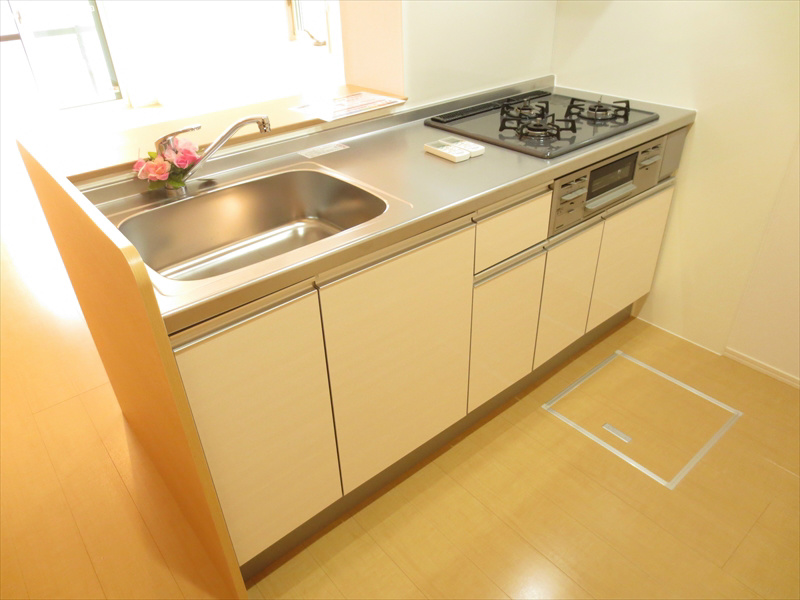 キッチン　3口システムキッチン（グリル付）