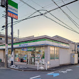 コンビニ　ファミリーマート 向ヶ丘遊園北口店（コンビニ）まで185m