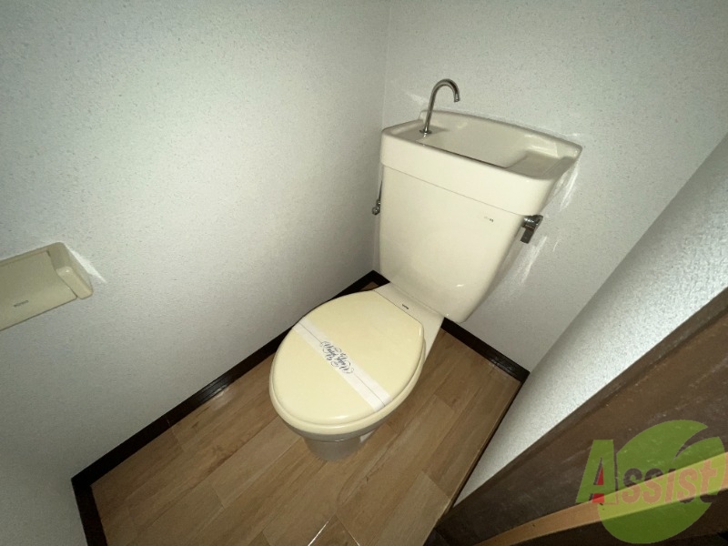 トイレ　トイレは清潔感があり安心して使用できそうです。