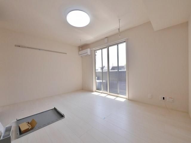 その他部屋・スペース　★日当たりの良い洋室★