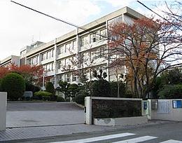 中学校　豊中市立第二中学校（中学校）まで851m