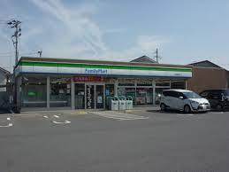 コンビニ　ファミリーマート諫早真津山店（コンビニ）まで500m