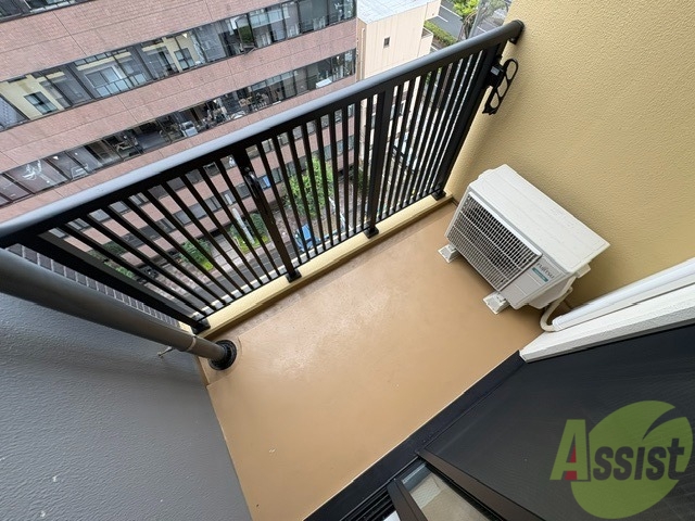 バルコニー　バルコニーに物干しがあるので洗濯物が干せます。