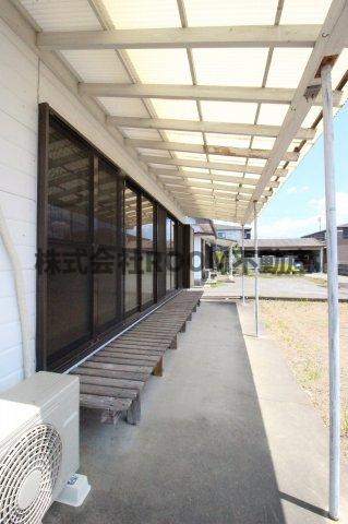 バルコニー　お洗濯にも便利なバルコニー付き