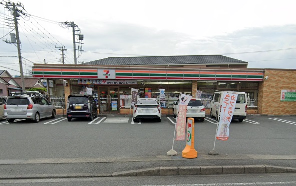 コンビニ　セブンイレブン（コンビニ）まで720m