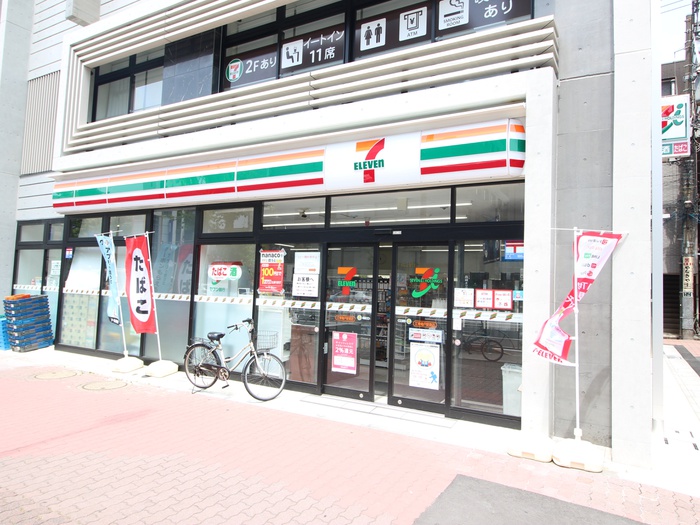 コンビニ　セブンイレブン（コンビニ）まで28m