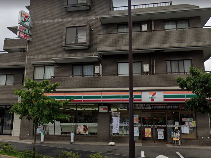 コンビニ　セブンイレブン（コンビニ）まで300m
