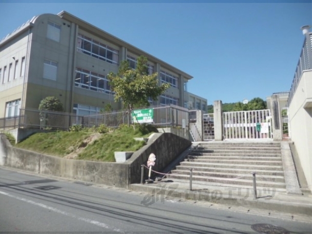 小学校　長法寺小学校（小学校）まで60m