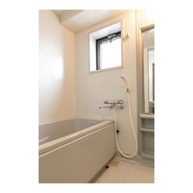 バス・シャワールーム　※写真は同タイプ住戸です。