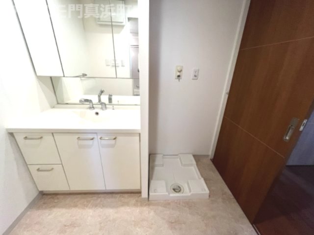 洗面設備　イメージとして同建物他部屋を表示しています