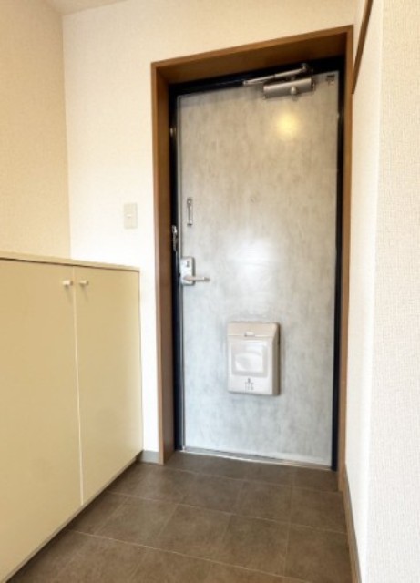 玄関　別部屋同仕様タイプ