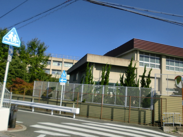 小学校　藤戸小学校（小学校）まで500m