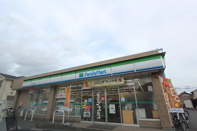 コンビニ　ファミリーマート中川千音寺店（コンビニ）まで800m
