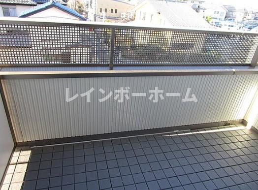 バルコニー　お洗濯にも便利なバルコニー付き