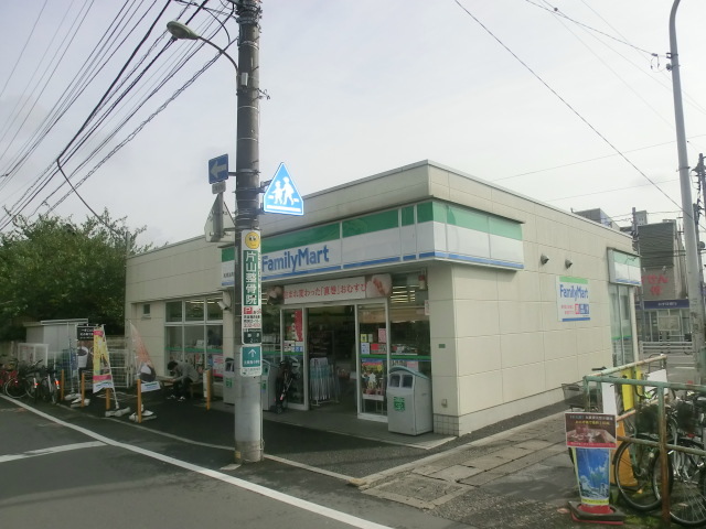 コンビニ　ファミリーマート船橋法典駅前店（コンビニ）まで300m