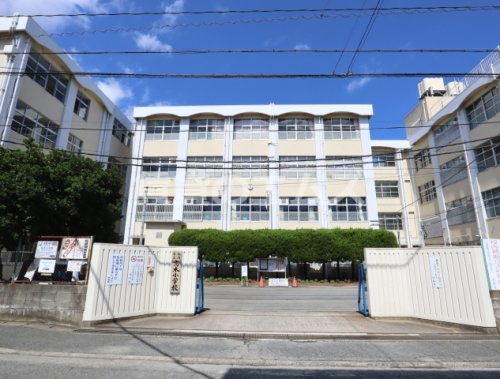 小学校　福岡市立高木小学校（小学校）まで540m