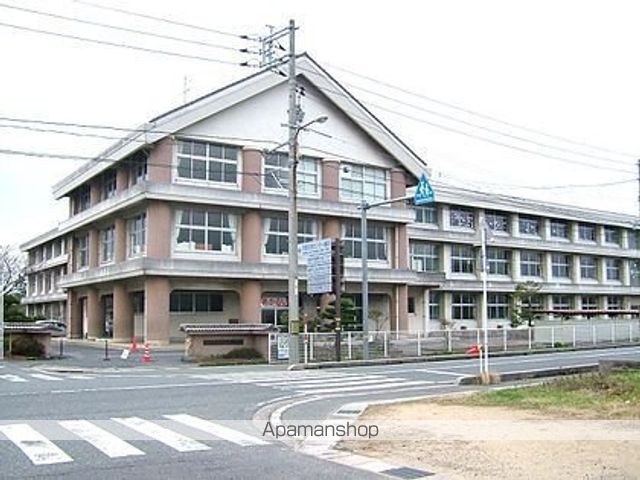 小学校　湖山西小学校（小学校）まで455m