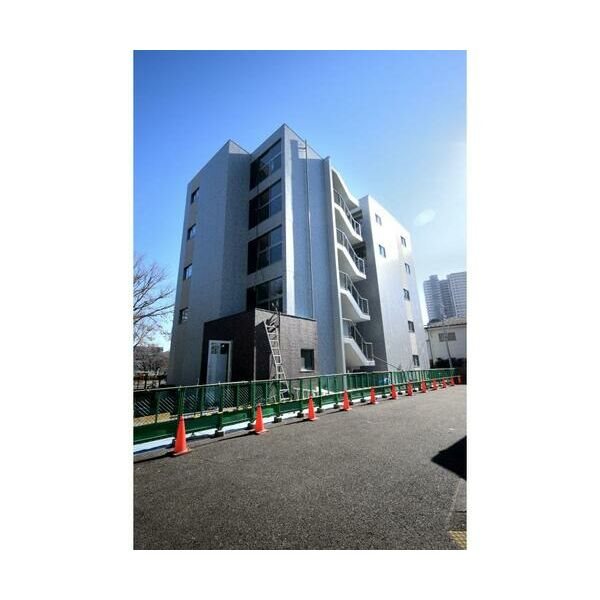 建物外観　3駅徒歩圏内で通勤通学に便利です！