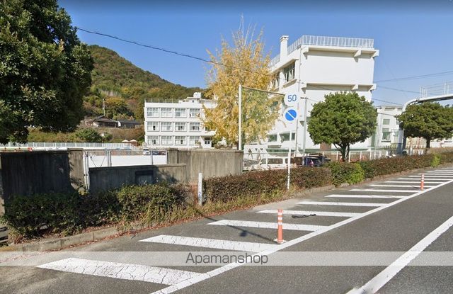 小学校　装港小学校（小学校）まで578m