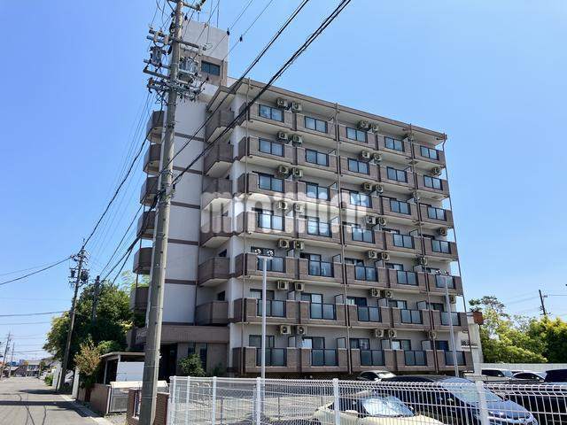 建物外観　日当たりの良い南向きのマンションです