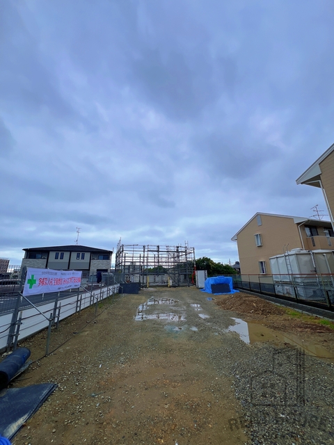 駐車場　外観（建設中）