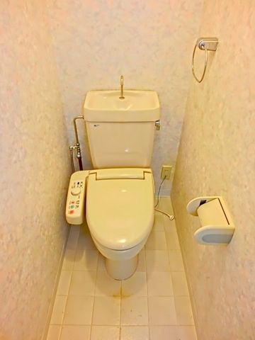 トイレ　ウォシュレット付き