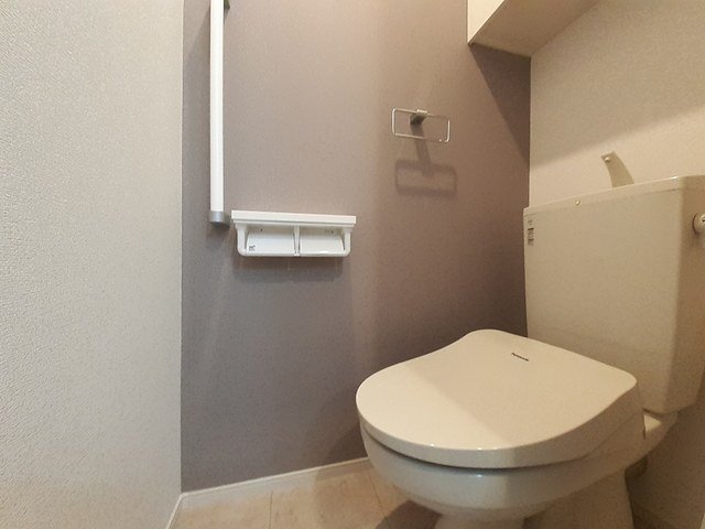 富山地鉄不二越上滝 小杉駅 徒歩3分 2階建 築3年のトイレ写真
